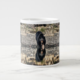Reflektion des schwarzen Bären Jumbo-Tasse