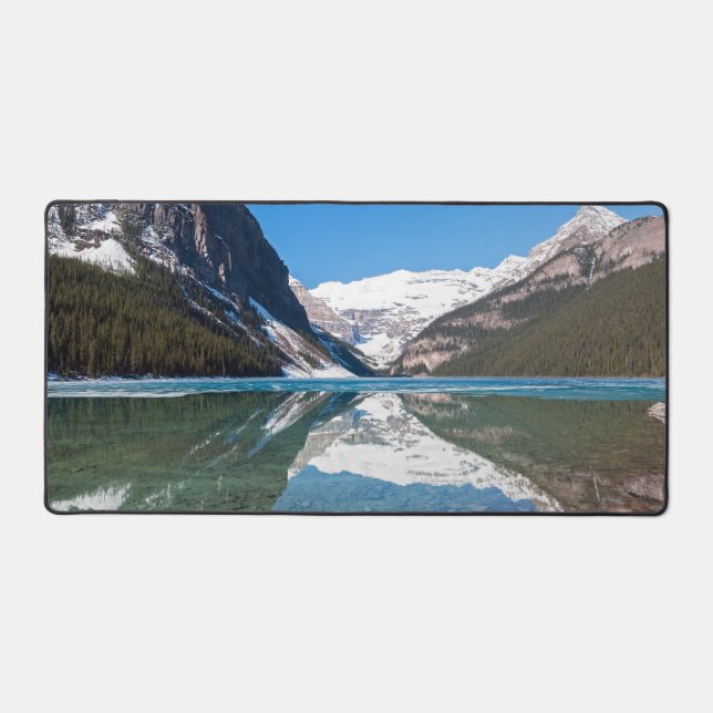 Reflektion über Lake Louise - Banff NP, Kanada Schreibtischunterlage (Vorderseite)