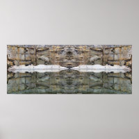 Reflektionen an der Felsenwand im Teichspiegel Abs