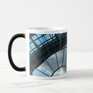Reflet du ciel dans la fenêtre de la tasse