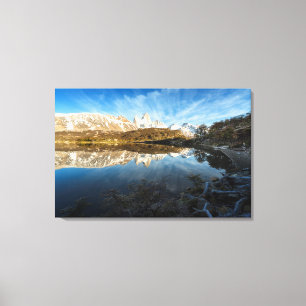 Reflexion von Patagonia Leinwanddruck