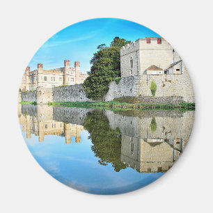 Reflexionen von einem majestätischen Schloss Magnet