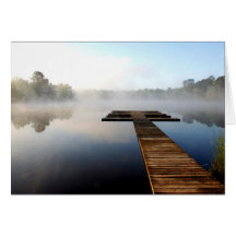 Réflexions à un dock de bateau