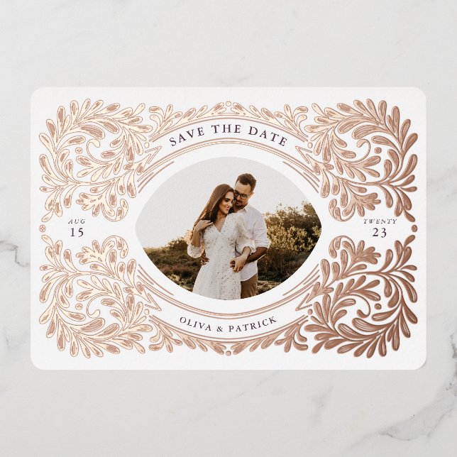 Regal verzierte Save the Date Foto Rahmen Lila Folieneinladung (Vorderseite)