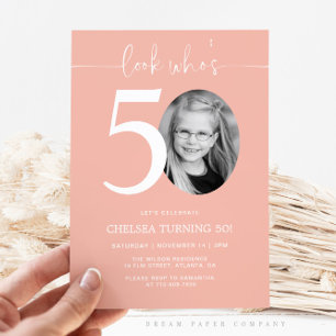 Regardez qui a 50 ans Invitation rose pour les 5