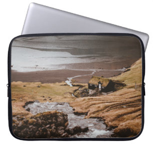REGEL DER DRITTE FOTOGRAFIE DES HAUS AUF DEM BERG LAPTOPSCHUTZHÜLLE