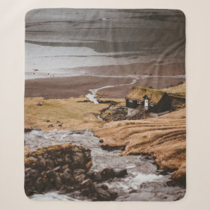 REGEL DER DRITTE FOTOGRAFIE DES HAUS AUF DEM BERG SHERPADECKE