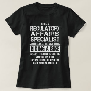 Regelnder Angelegenheits-Spezialist T-Shirt