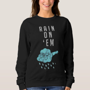 Regen bei der Meteorologie des Meteorologen im Wet Sweatshirt