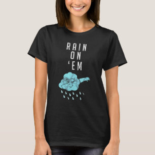 Regen bei der Meteorologie des Meteorologen im Wet T-Shirt