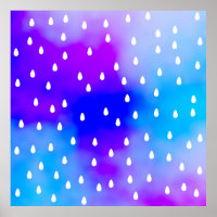 Regen mit blauem und lila bewölktem Himmel.
