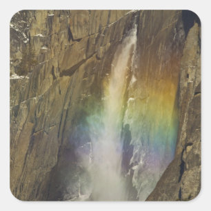 Regenbogen am Upper Yosemite Falls im Yosemite Quadratischer Aufkleber