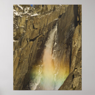 Regenbogen an den oberen Yosemitefällen im Yosemit Poster