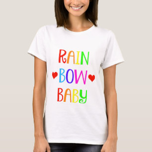 Regenbogen-Baby-MutterschaftsShirt mit Herzen T-Shirt