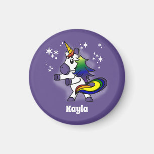 Regenbogen-Einhorn, das mit sternenklarem Magnet