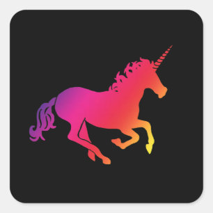 Regenbogen-Einhorn mit schwarzem Hintergrund Quadratischer Aufkleber