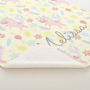 Regenbogen Einhornballons pastellfarben monogramm Sherpadecke