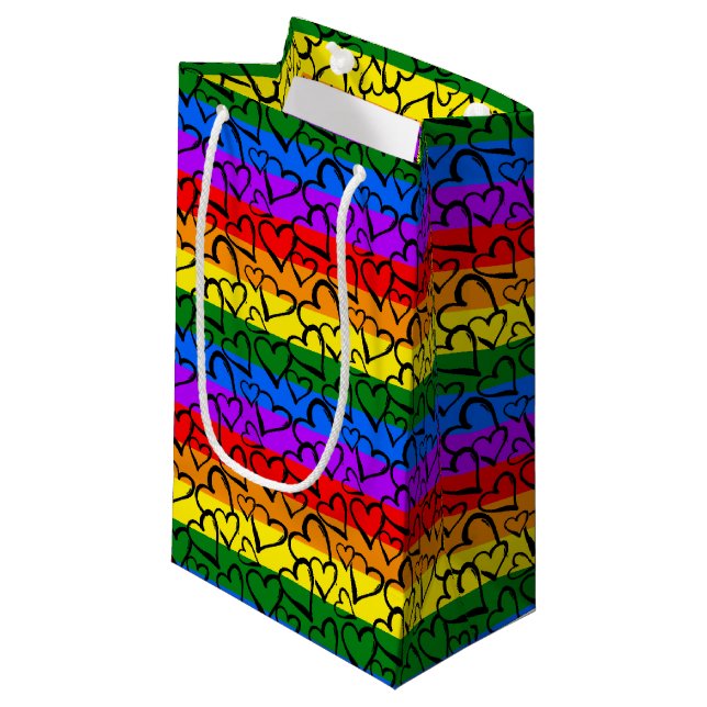 Regenbogen Herzmuster Kleine Geschenktüte (Vorderseite Schrägansicht)