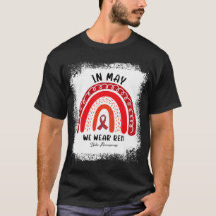 Regenbogen im Mai tragen wir rote Schlaganfall Auf T-Shirt