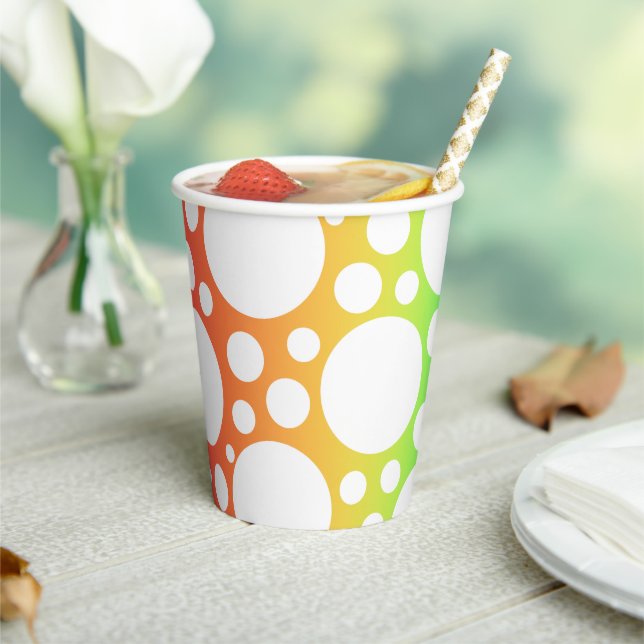Regenbogen mit Polka Dots Pappbecher (In Situ)