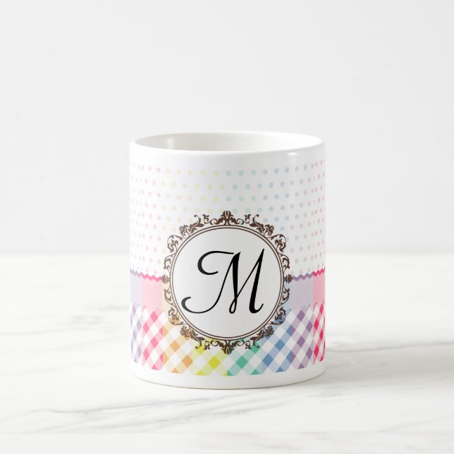 Regenbogen-Punkte-Karos und Streifen mit Monogramm Kaffeetasse (Mittel)