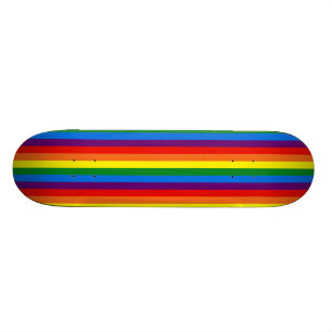 Regenbogen-Streifen auf schwarzer Unterstützung Skateboard