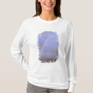 Regenbogen über Honolulu, Hawaii, USA T-Shirt