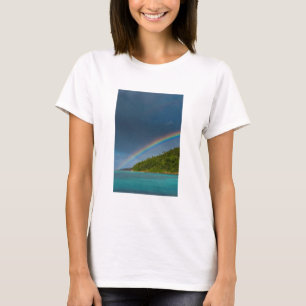 Regenbogen über Insel, Amerikanisch-Samoa T-Shirt