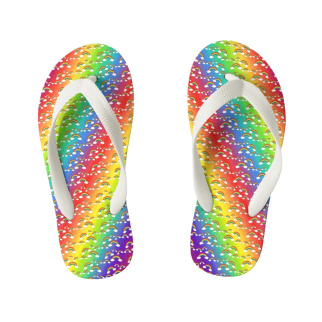 Regenbögen und Wolken auf Kids Flip Flops (Fußbett)