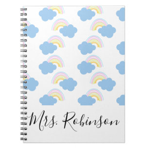 Regenbogen-Wolken-Skript-Lehrernamens-Notizbuch Notizblock