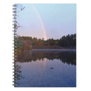 Regenbogen-Zeitschrift Notizblock