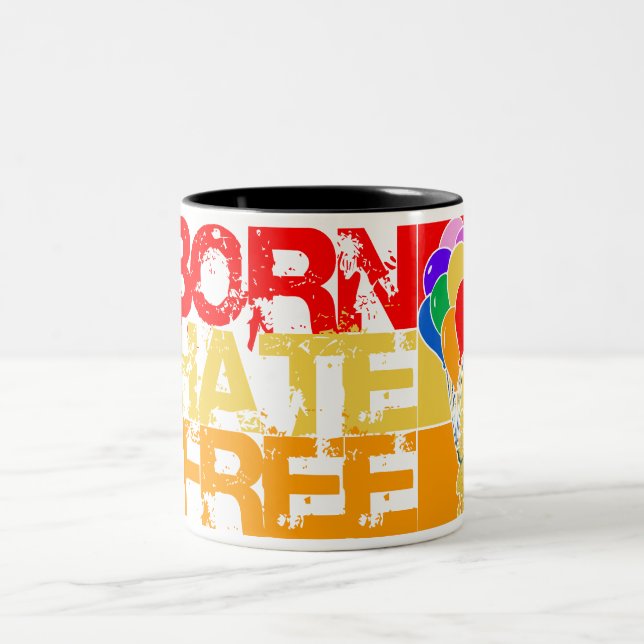 Regenbogenballons. geborener Hass frei. Zweifarbige Tasse (Mittel)