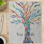 Regenbogenbaum des Lebens Mosaik<br><div class="desc">Dieses dekorative Puzzle mit Puzzle ist mit einem Ausdruck eines in Regenbogenfarbenen Mosaikbaumes und den Worten Tree of Life in fett formatierter Typografie versehen. Ich habe das originale Mosaik-Design mit winzigen Fragmenten aus Set in leuchtenden Farben in einem hellgrauen Gipshintergrund gemacht. Sie können diese Leinwand anpassen, indem Sie die Wörter...</div>