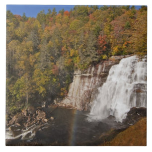 Regenbogenfälle im Gorges State Park in North Fliese