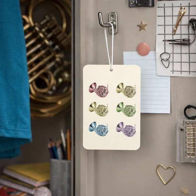 Regenbogenfrenchhorn  autolufterfrischer (An air freshener featuring red, orange, yellow, green, blue & purple french horns.)