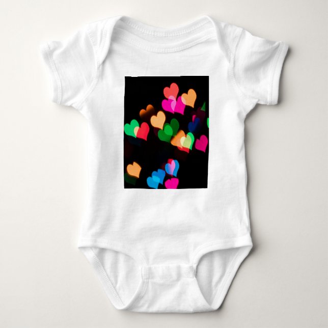 Regenbogenherzen Baby Strampler (Vorderseite)