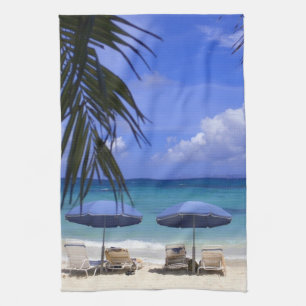 Regenschirme am Strand, St. Maarten, Karibik Handtuch