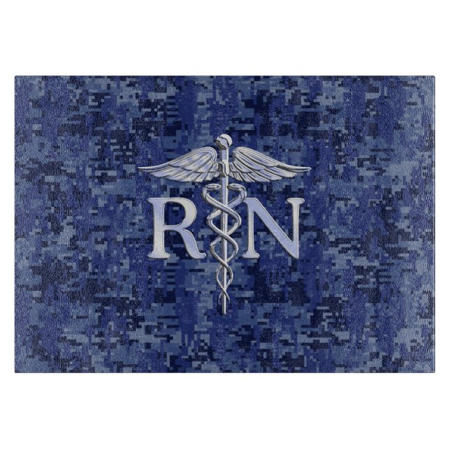 Registriert Nurse RN Caduceus auf Navy Blue Camouf Schneidebrett (Vorderseite)