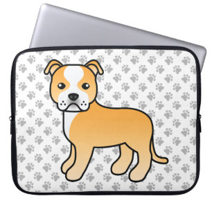 Rehfarbener und weißer Staffie Süßer Cartoon-Hund  Laptopschutzhülle