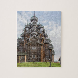 Reich verzierte Holzkirche, Russland