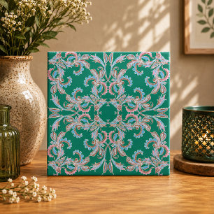 Reich verziertes Fliesenmuster mit floraler Filigr Fliese