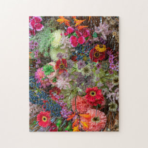 Reiches herbstliches Blumenbouquet mit Gerbera und