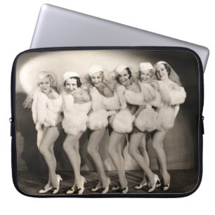 Reihe von Chormädchen in weißem Furnier, Retro, 1 Laptopschutzhülle