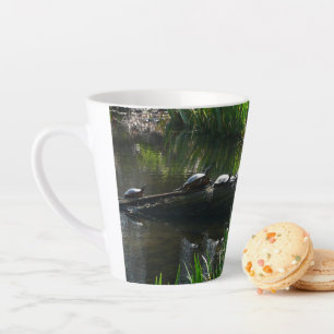Reihe von grünen Naturfotos von Schildkröten Milchtasse