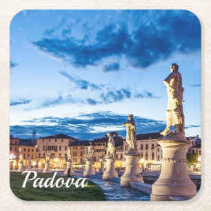 Reihe von illuminierten Statuen in Padova Rechteckiger Pappuntersetzer