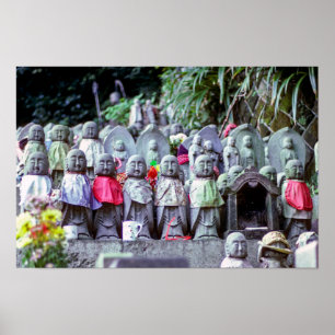 Reihen kleiner Jizo-Mönchsstatuen mit Bikes - Japa Poster
