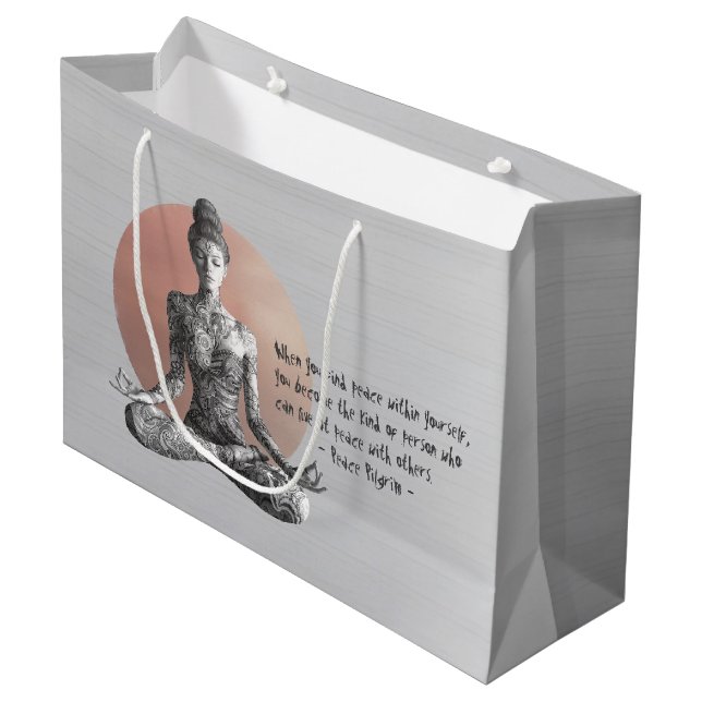 Reiki Master Lotus Pose Große Geschenktüte (Vorderseite Schrägansicht)