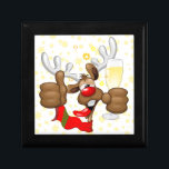 Reindeer Betrunken Funny Christmas Character Erinnerungskiste<br><div class="desc">Funny Christmas Rentier Cartoon Charakter,  sieht wirklich Betrunken und groggy,  nach dem Party,  mit noch ein Glas mit Champagner auf der Pfote und mit Daumen up. Original Vector Grafik Copyright BluedarkArt The ChameleonArt.</div>