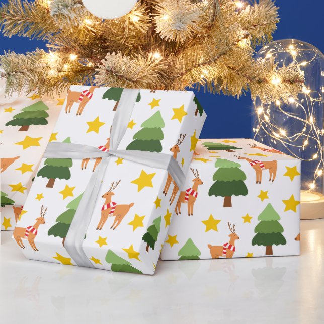 Reindeer Wonderland Christmas Tree Stars White Geschenkpapier (Feiertage)