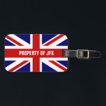 Reise-Gepäckumbauten der Gewerkschafts-Jackflagge Gepäckanhänger<br><div class="desc">Etikettiert kundenspezifisches Reisegepäck der britischen Gewerkschafts-Jackflagge für Ihr Gepäck.  Niedliches EIGENTUM der Monogrammzusätze für Taschen und Koffer. Addieren Sie Ihren eigenen einzigartigen Text,  lustiges Zitat,  Namen,  Sprichwort etc. Englischstolz. England BRITISCHES Vereinigtes Königreich,  GB Großbritannien. Visitenkartehülse auf der Rückseite.</div>